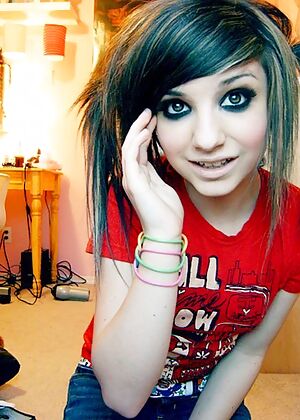Amateur Emo Girls #4 of 12