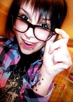 Amateur Emo Girls #8 of 12