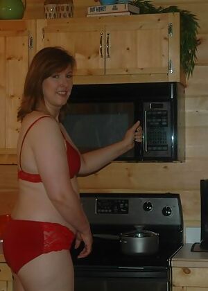 Fat Amateur MILF #1 of 8