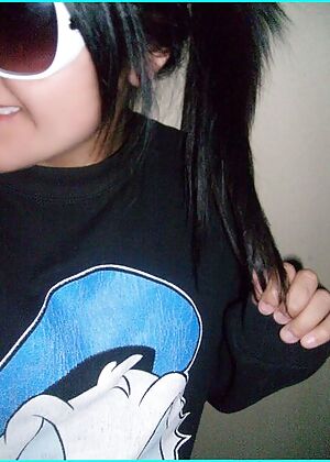 Amateur Emo Girls #4 of 12
