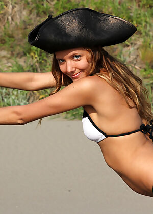showy beauty #2 of 20