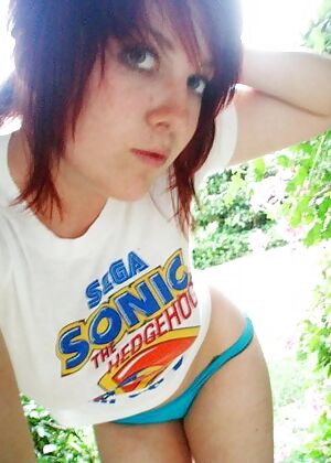 Amateur Emo Girls #9 of 12