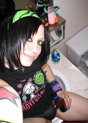 Amateur Emo Girls #4 of 12