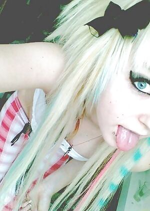 Amateur Emo Girls #9 of 12