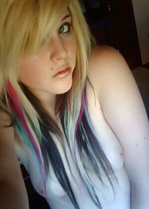 Amateur Emo Girls #9 of 12