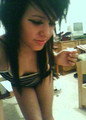 Amateur Emo Girls #7 of 12