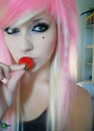 Amateur Emo Girls #2 of 12