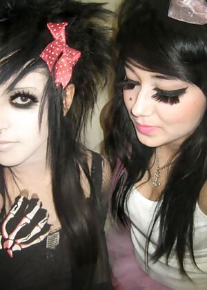 Amateur Emo Girls #4 of 12