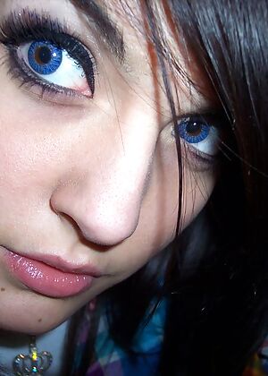 Amateur Emo Girls #4 of 12