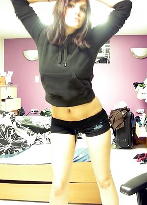 Amateur Emo Girls #7 of 12
