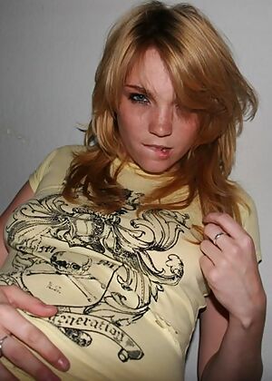 Amateur Emo Girls #2 of 12