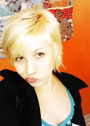 Amateur Emo Girls #2 of 12